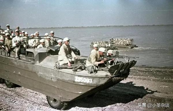 珍貴老照片，帶我們一睹1949年解放軍的真實面貌，武器是萬國牌