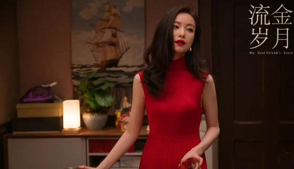 熱巴吐舌、萬茜嘟嘴、倪妮撩頭髮，女星油膩起來就沒男星什麼事了