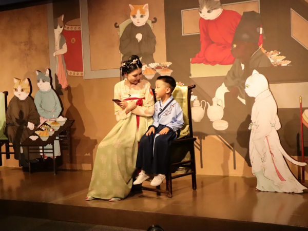 華燈熠熠,貓敲棋子,看官約嗎? 華燈熠熠,貓敲棋子,看官約嗎?