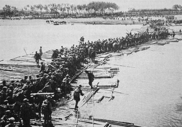 政委究竟是個什麼職務？兵團司令員和兵團政委，哪一個權力更大