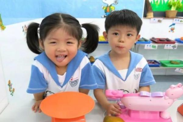 上海一幼升小簡歷走紅，內容長達15頁PPT，家長：起點決定人生