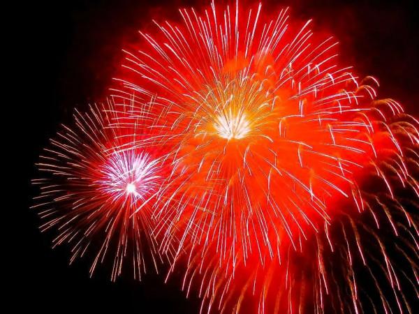 分享：60朵春節煙花，火樹銀花，璀璨奪目，絢麗多彩，眼花繚亂