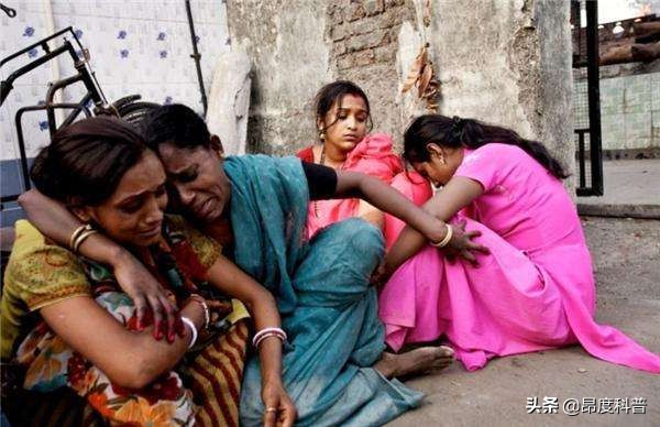 印度“無子宮村”:上百萬蔗農女工為保工作,切除子宮和卵巢 印度“無子宮村”:上百萬蔗農女工為保工作,切除子宮和卵巢
