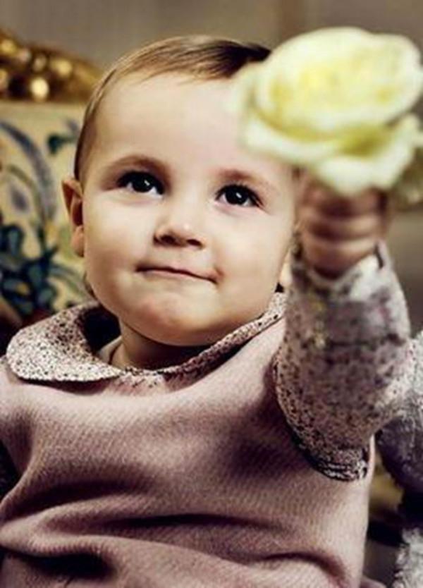 冰雪女王成人禮！17歲公主褐發美顏，竟駕駛F16戰機巡視王國