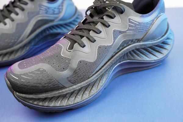 跑跳隨心，運動隨行，最懂我的運動好鞋--日常元素超臨界碳板鞋