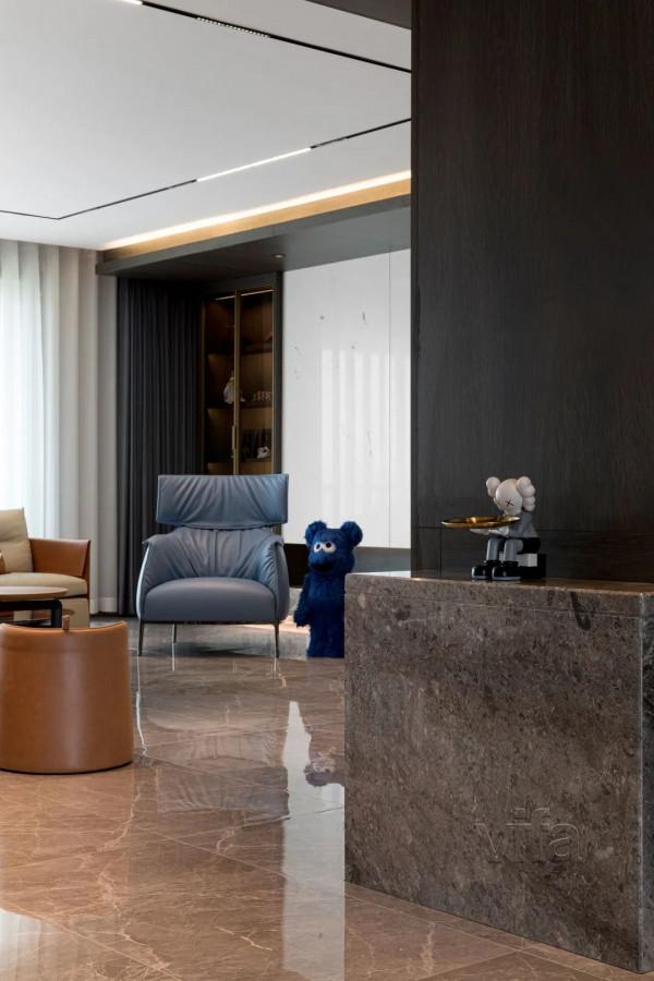 以沉靜之形 構築有趣真我 以沉靜之形 構築有趣真我