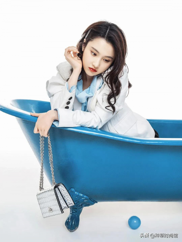 今秋“托特包”火了​!洋氣巨能裝,上學通勤都能背 今秋“托特包”火了​!洋氣巨能裝,上學通勤都能背