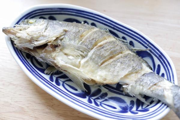 酸甜可口的糖醋鱸魚,一煎一炒就做好,鮮嫩不腥,美味好吃 酸甜可口的糖醋鱸魚,一煎一炒就做好,鮮嫩不腥,美味好吃