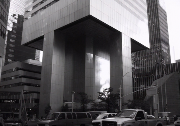 美國花旗大廈耗資58億，4根柱子撐起59層大廈，險些遭受滅頂之災