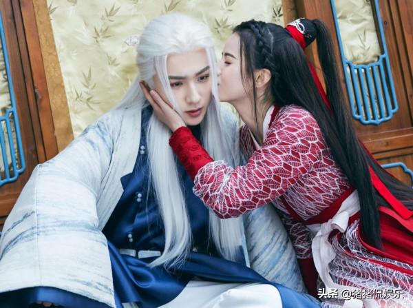 新古偶甜寵劇來襲，主演陣容才貌不凡，毒舌俊男追愛清純俠女