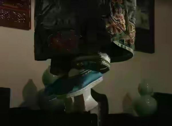 《甄嬛傳》齊妃上吊後,鏡頭掃到了她的鞋子,連皇后都不忍心了 《甄嬛傳》齊妃上吊後,鏡頭掃到了她的鞋子,連皇后都不忍心了