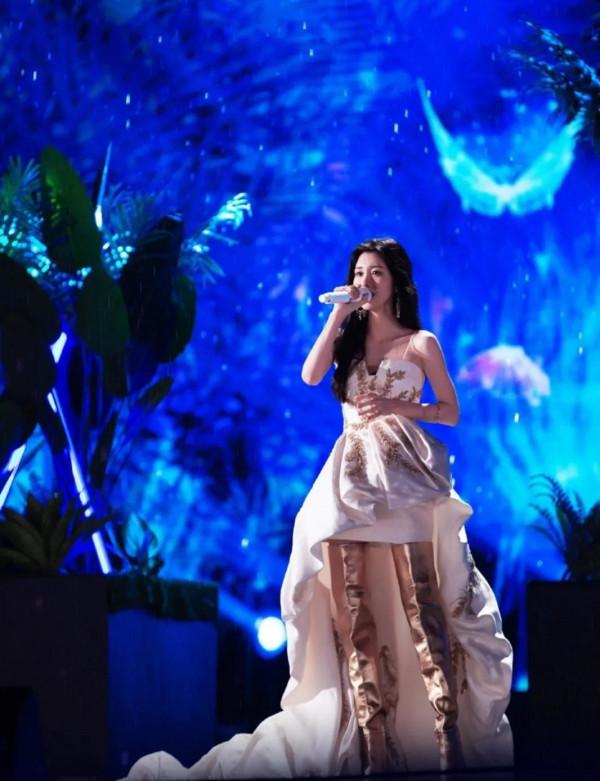 跨年全陣容公佈：湖南衛視王一博龔俊鎮場，張藝興一連參加五場