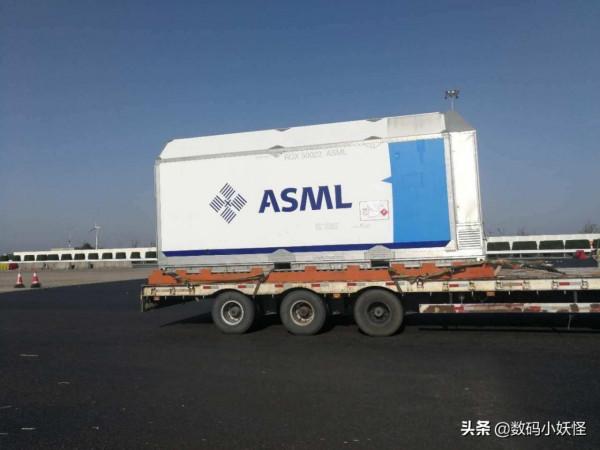 中國晶片產業的突破!新一代國產先進光刻機來了,有兩個重大意義 中國晶片產業的突破!新一代國產先進光刻機來了,有兩個重大意義