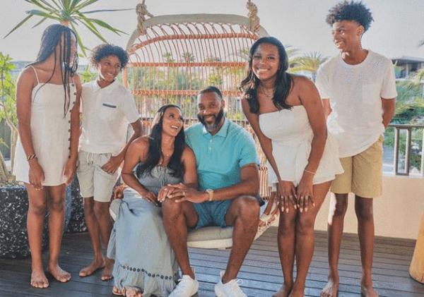 42歲麥蒂曬與女兒合影,鬍子都白了!滿眼慈父的愛,時光慢些吧 42歲麥蒂曬與女兒合影,鬍子都白了!滿眼慈父的愛,時光慢些吧