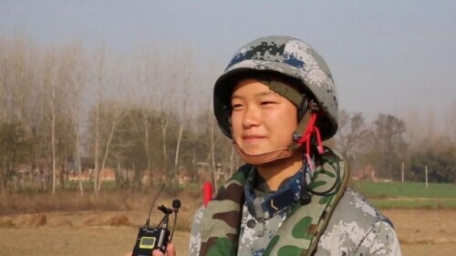 雲朵是甜的！00後女空降兵，首跳成功