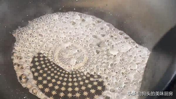 做排骨，切記不要焯水跟油炸了，教你一個做法，軟爛脫骨，超下飯