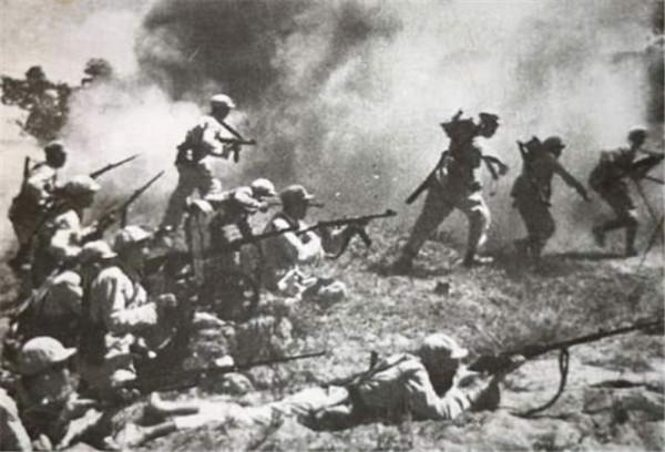 劉鄧大軍過淮河,老天來幫忙,國民黨軍追兵驚呼:天意啊!天意 劉鄧大軍過淮河,老天來幫忙,國民黨軍追兵驚呼:天意啊!天意