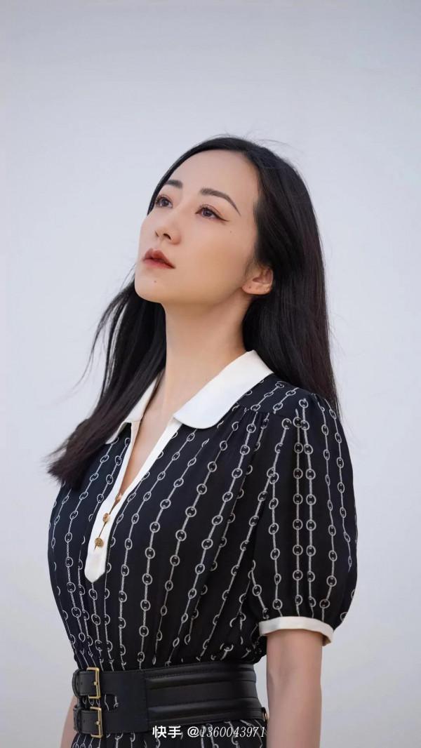 韓雪不愧是軍人家庭出身,氣質不是一般女星能比的 韓雪不愧是軍人家庭出身,氣質不是一般女星能比的