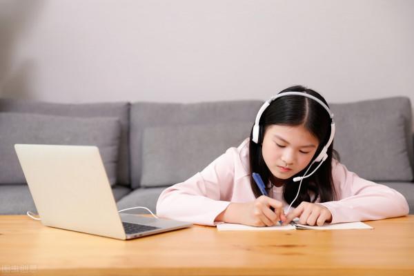 班主任提醒:班級前十名的孩子,都有這4種好習慣,早看早受益 班主任提醒:班級前十名的孩子,都有這4種好習慣,早看早受益