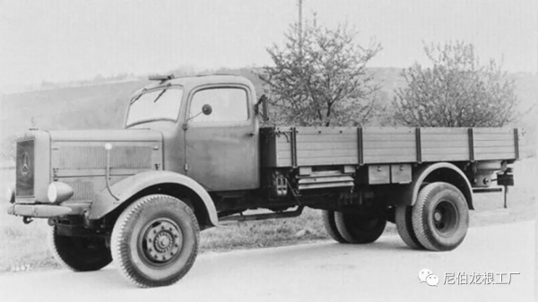 負重前行：二戰德國空軍的中型高射炮載車