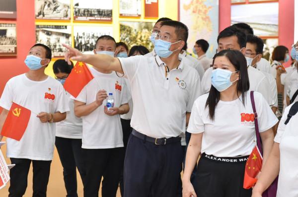 “中國共產黨在江蘇歷史展”上，這張珍貴黨證記錄烽火歲月中的群眾路線