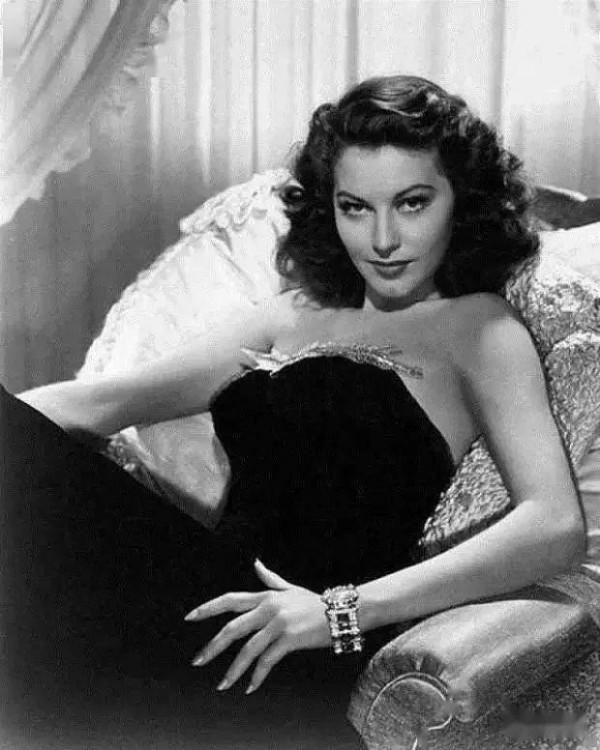 愛因斯坦和他的女人們 愛因斯坦和他的女人們