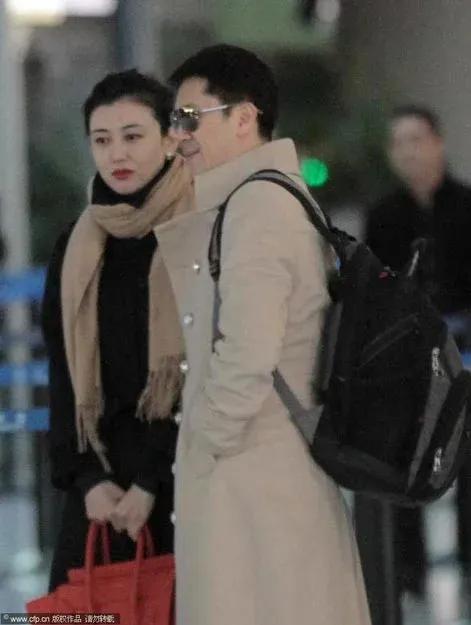 “不老男神”蔡國慶全家合影背後，隱藏著太多的催淚故事