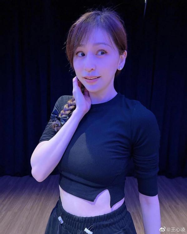 網傳李玟確定參加《浪姐3》，已回內地隔離，初舞臺歌單被曝光