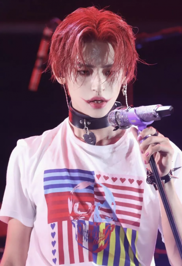 時尚就是不穿秋褲?王一博何洛洛搖了搖頭 時尚就是不穿秋褲?王一博何洛洛搖了搖頭