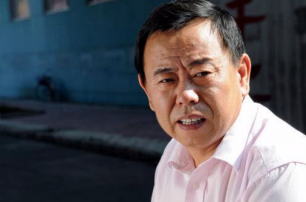 看看陳佩斯開的車，馮鞏開的車，潘長江開的車，差距是否很明顯？