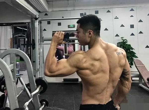 健身真的能讓男生變得帥氣