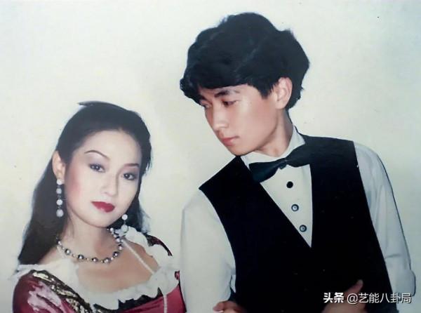 保劍鋒：站隊被罵9年，為46歲妻子停工2年，不紅背後的經歷太唏噓