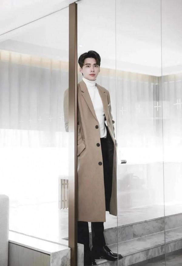 頂級男神李易峰，簡直帥成一道光