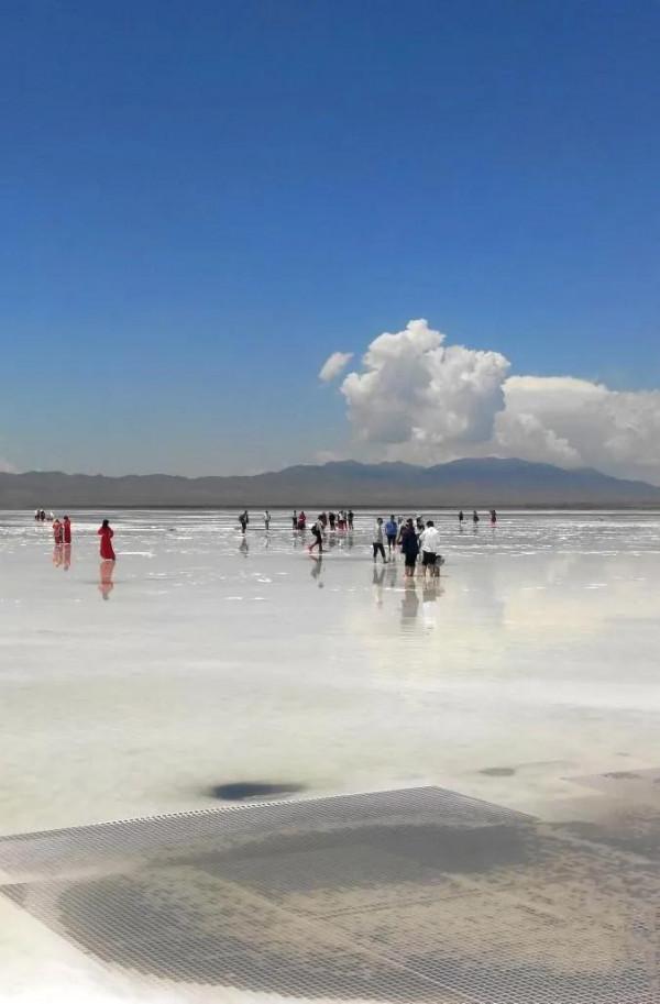 中國的天空之鏡，人一生要去的55個地方之一一茶卡鹽湖