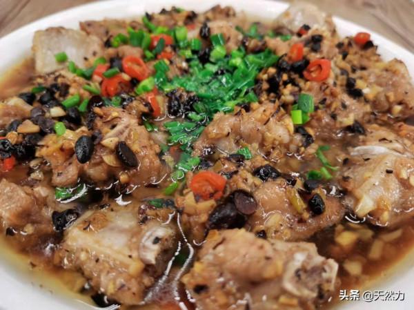 廣東經典名菜豉汁蒸排骨的家常做法,簡單易學,不輸飯店的味道 廣東經典名菜豉汁蒸排骨的家常做法,簡單易學,不輸飯店的味道