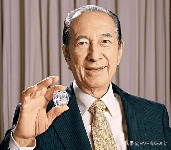 我們熟悉的那些“壕氣沖天”的大佬們都投資收藏了什麼珠寶? 我們熟悉的那些“壕氣沖天”的大佬們都投資收藏了什麼珠寶?