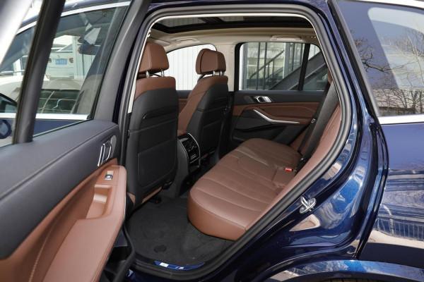 與賓士GLE同級,光車寬就達2004mm,最快5.5秒破百,實拍寶馬X5 與賓士GLE同級,光車寬就達2004mm,最快5.5秒破百,實拍寶馬X5