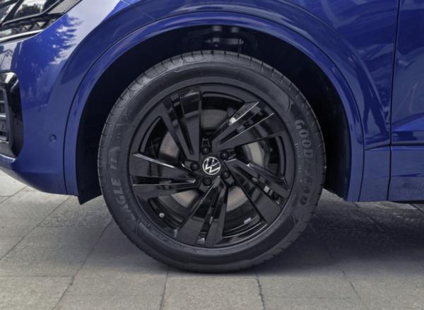 配全時四驅+託森，純進口還有空氣懸架，帶你看大眾途銳