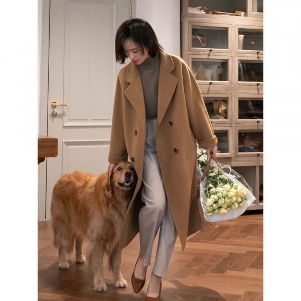 誰說小個子不能穿長大衣？看這位身高158博主的示範，思路很清晰