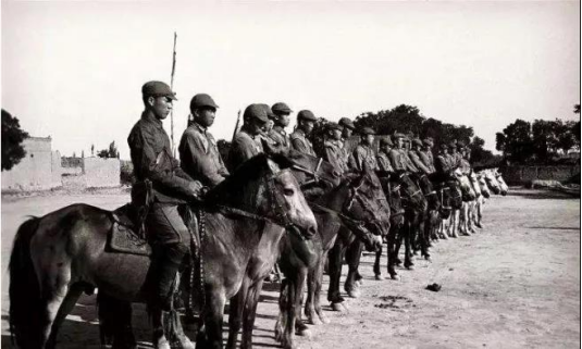 末代王爺載濤：三拒軍閥邀請，餓死不賣國，建國後被毛主席重用