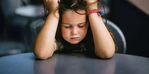 孩子發脾氣，可能是大腦在發育