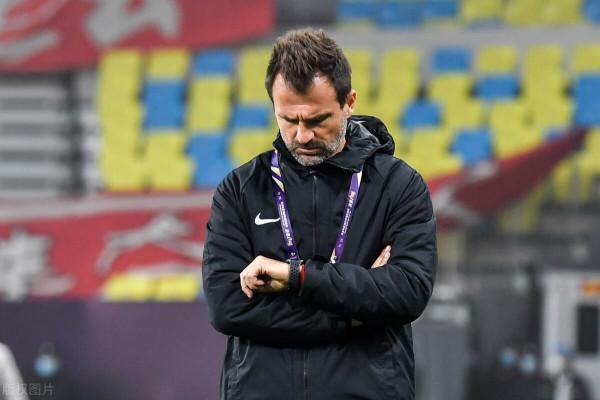 謝峰、邵佳一2選1！北京國安否定外教，新賽季應該啟用本土教練