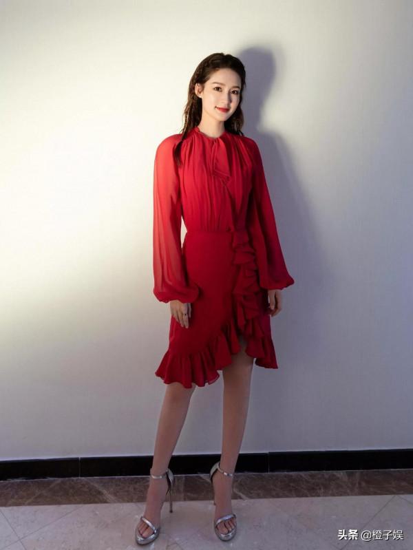 時尚優雅的李沁