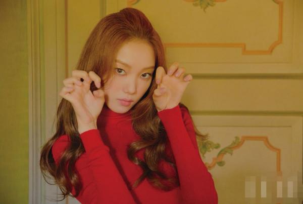 李聖經聖誕曬美照,“爛大街”白襯衫穿出女神感,腿長真的太優秀 李聖經聖誕曬美照,“爛大街”白襯衫穿出女神感,腿長真的太優秀