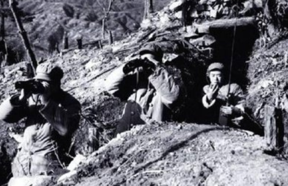 美軍衝著志願軍陣地撒尿，一戰士不顧禁令開了一槍，開啟冷槍運動