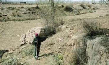 這個張掖地主心腸好，救了一個叫花子，後來成了開國少將