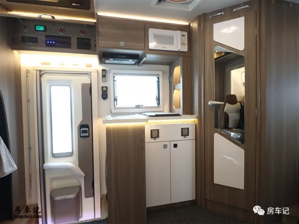 準備詩和遠方？賽德白鯨雙拓房車，超高配置讓你愛不釋手