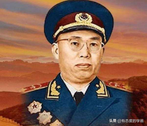 紅軍時期就是師政委，革命十幾年後卻成團長，大授銜難倒羅榮桓
