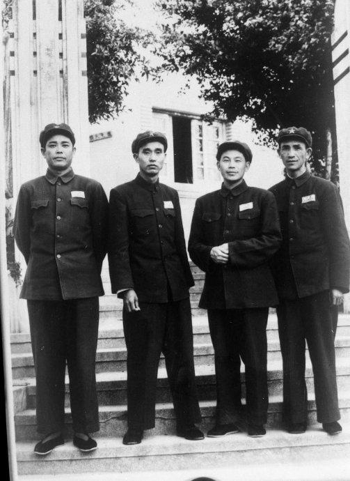 許世友向毛主席進言，為兩人恢復職務，一個王近山，另一個誰？