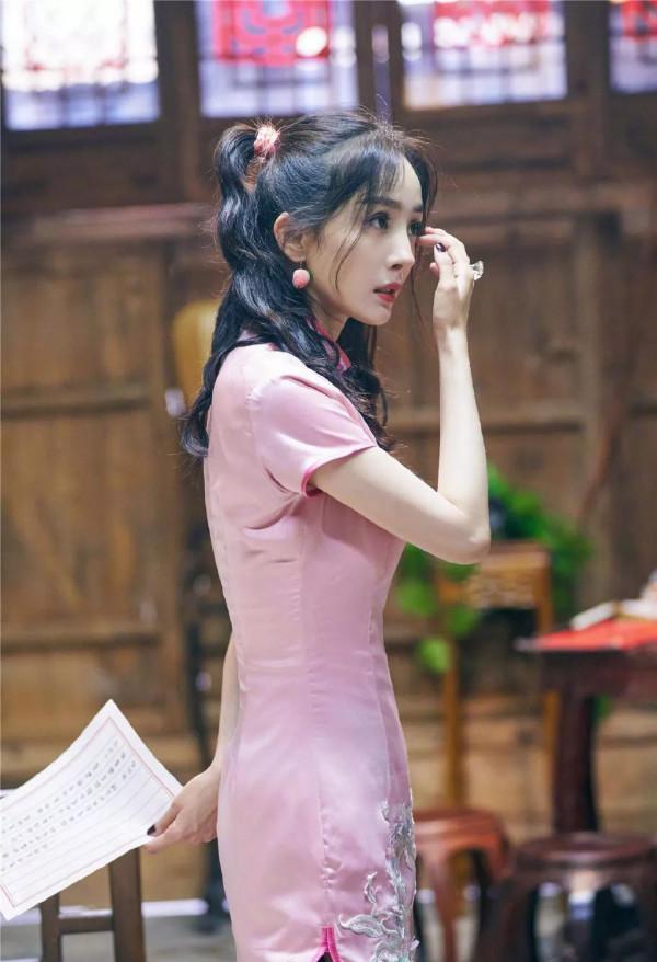 楊冪 雙馬尾 粉色旗袍